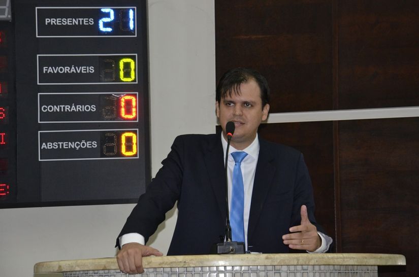 Thiago Silva destina emenda para implantação do curso de Direito na Unemat 