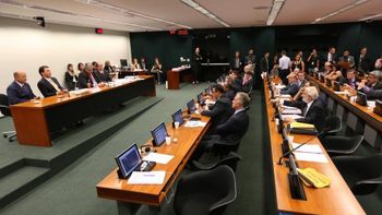 Comissão especial conclui votação de destaques e reforma da Previdência vai a plenário