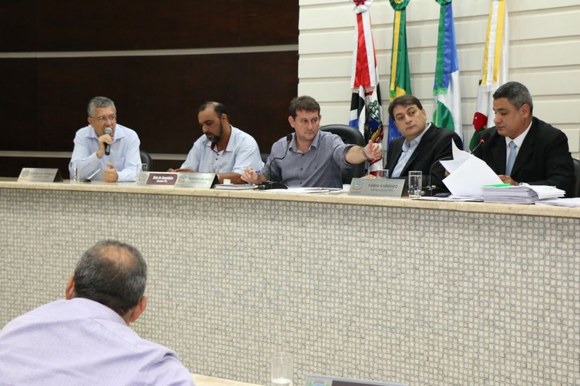 Vereadores podem instaurar uma CEI