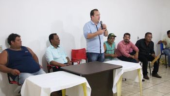 A pedido de Max Russi e prefeito Moisés, governo assina decreto que regulamenta criação de peixes