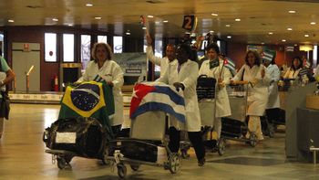 Cuba suspende envio de 710 médicos ao Brasil, diz Ministério da Saúde