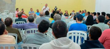  Taxistas debatem propostas e declaram apoio a Percival 