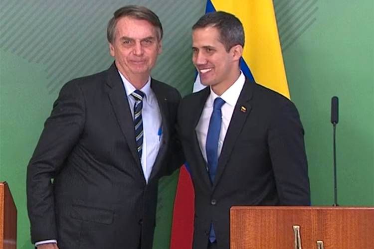 Bolsonaro diz que vai atuar para restabelecer democracia na Venezuela