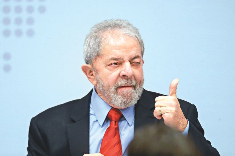 MPF desiste de pedir perícia de recibos apresentados pela defesa de Lula