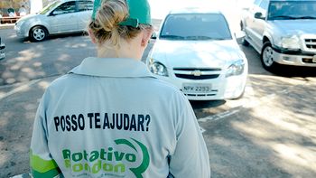 Devido problemas com estacionamento rotativo, moradores estão evitando o centro
