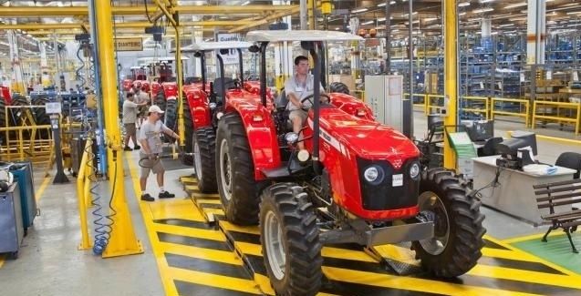 Faturamento da indústria brasileira de máquinas sobe 10% em outubro 