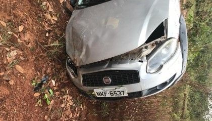 Motorista perde controle de veículo e capota na BR-242, mulher morre
