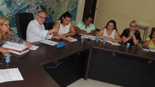Prefeito recebe diretores e encaminha demandas da Educação