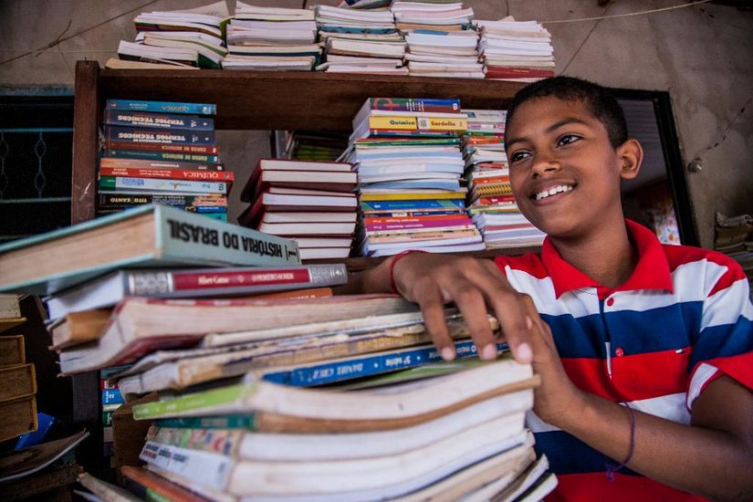 Escolas estaduais tem até dia 16 para escolher livros didáticos para 2020