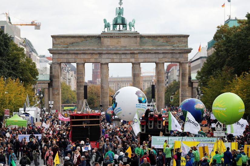 Manifestantes em mais de 150 países defendem o meio ambiente