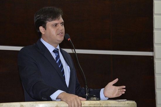 Vereador Thiago Silva defende força tarefa para agilizar regularização fundiária