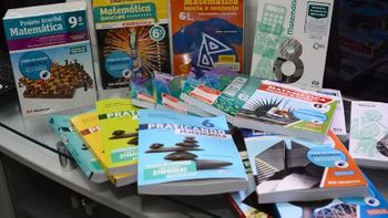 Escolas iniciaram ano letivo sem novos livros