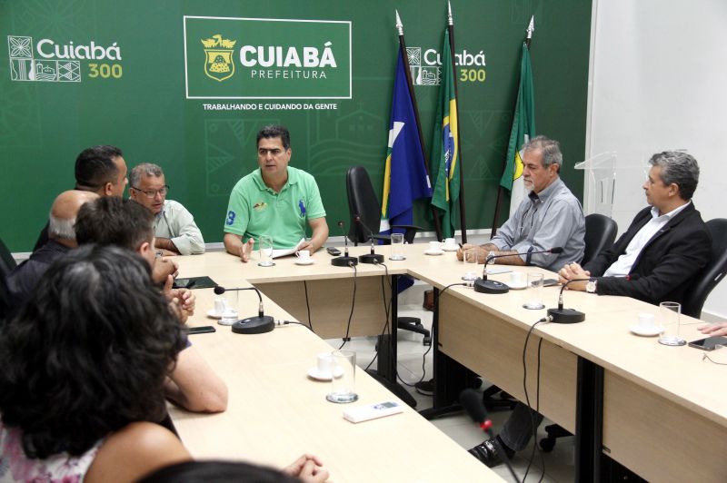 Prefeito recebe comerciantes e confirma apoio no 13º Liquida Centro