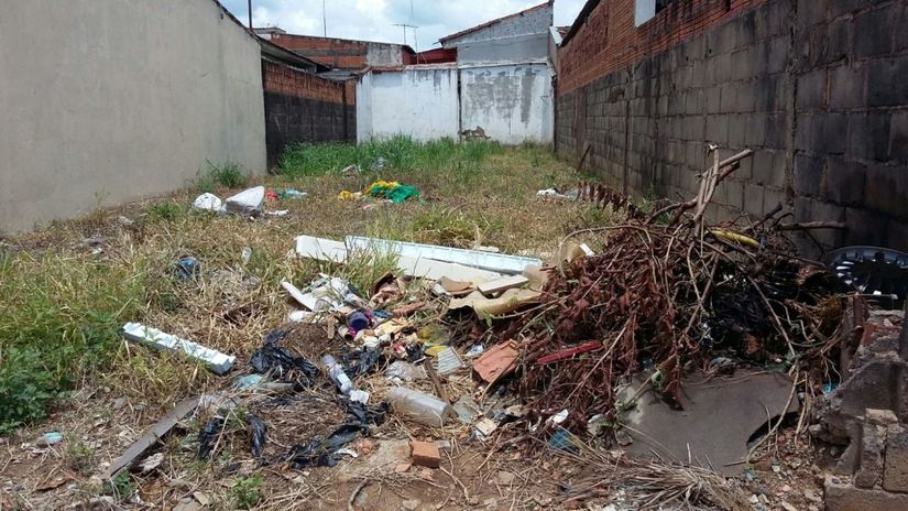 Prefeitura intensifica fiscalização de terrenos baldios sujos