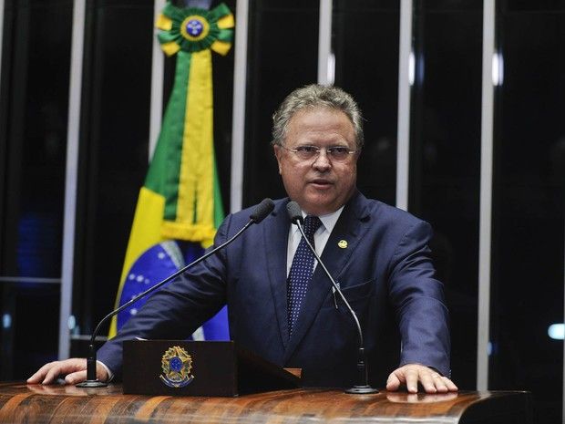 Justiça bloqueia até R$ 4 milhões do ministro Blairo Maggi e mais 8