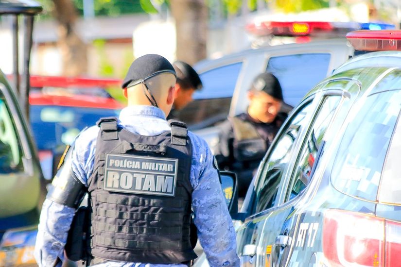Tentativa de roubo a um PM termina em troca de tiros e suspeitos presos em Cuiabá 