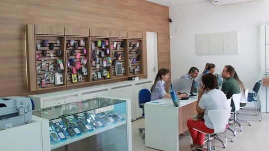 Consumidor poderá ter direito de rescindir contrato com atendimento presencial