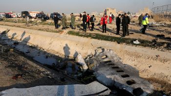 Irã admite que derrubou avião ucraniano por engano; presidente diz que tragédia é 'imperdoável'