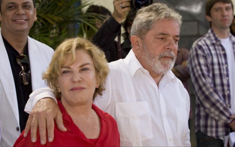 Marisa Letícia segue em UTI após cirurgia