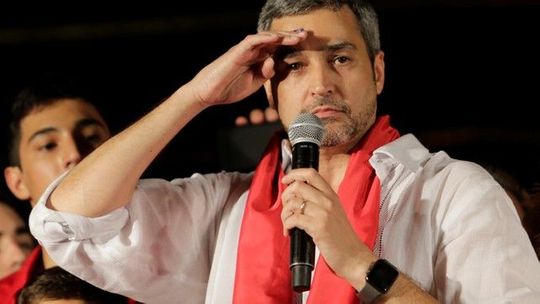 Mario Benítez vence eleição presidencial e promete país sem divisões