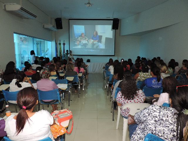 Prefeitura apresenta projeto para assistentes sociais e agentes comunitários de saúde