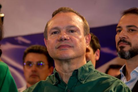 Wellington busca votos em no Cristo Rei, em VG