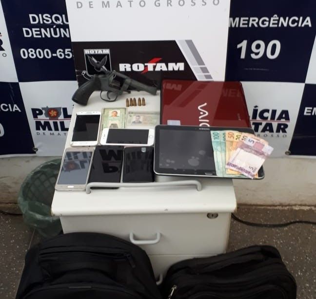 Rotam intercepta ladrões e recupera veículo e objetos roubado 
