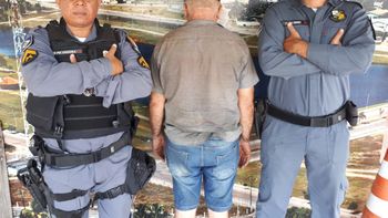 Homem é preso pela PM após matar colega em briga por vaga para abastecer