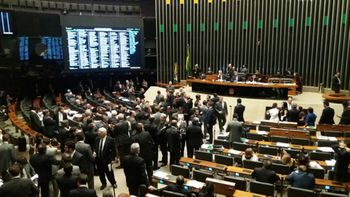 Pragmatismo domina busca de alianças na disputa pelo comando da Câmara