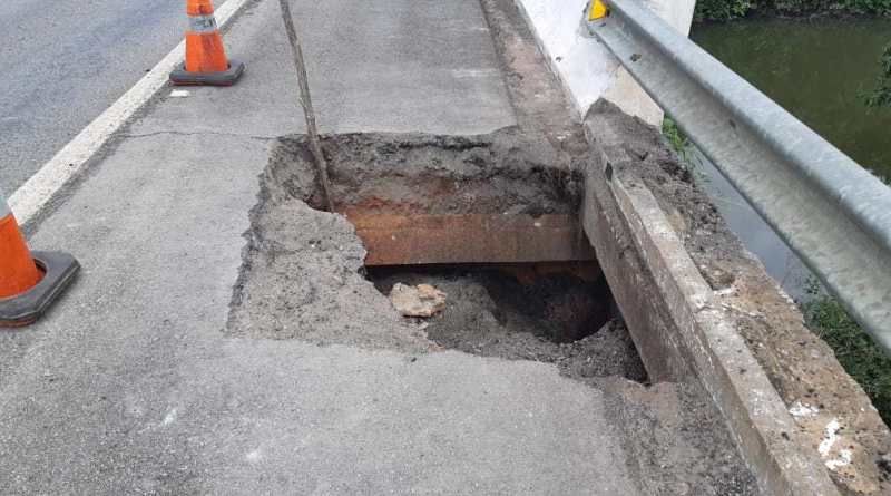 Buraco na ponte do Rio Sangradorzinho é consertado