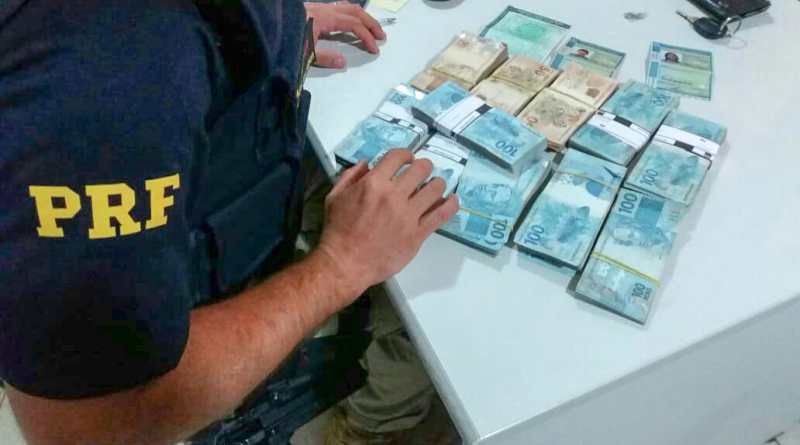 PRF apreende cerca de R$ 96 mil e detém três pessoas por crime eleitoral em MT