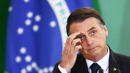 Bolsonaro chega a Brasília depois de ter alta hospitalar