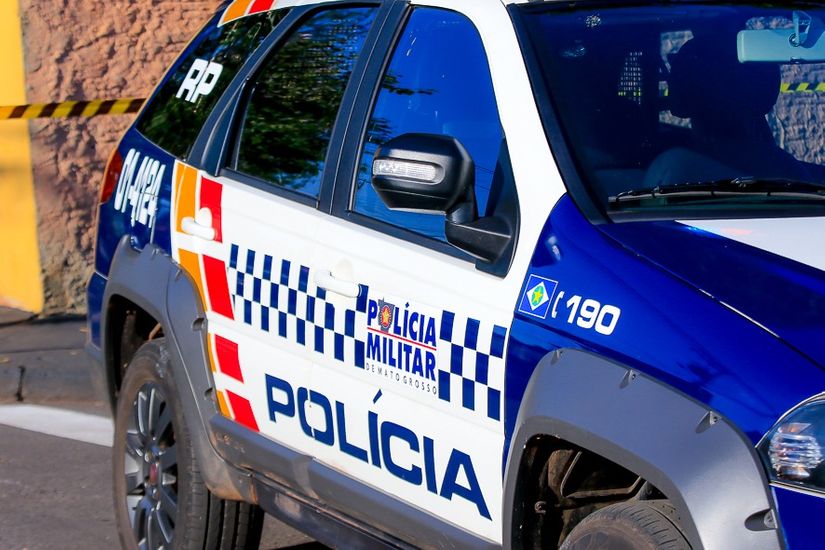 Homem entra em luta corporal com bandido após tentativa de furto e acaba esfaqueado 