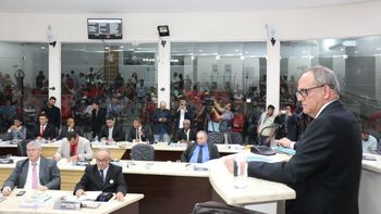 Prefeito de Rondonópolis responde dúvidas de vereadores
