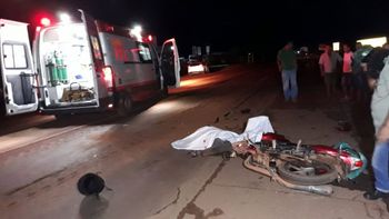 Motociclista morre após bater veículo na traseira de carreta na BR-364