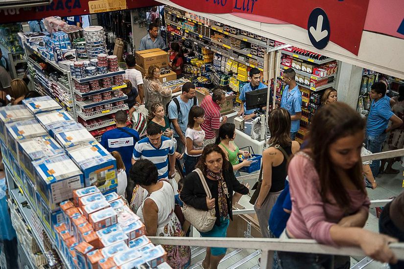 Endividamento e inadimplência do consumidor têm alta em agosto