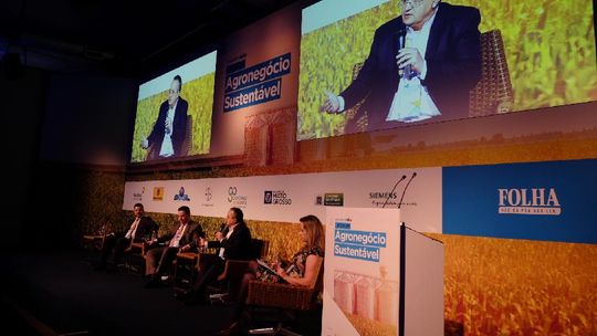 Taques discute exportação de alimentos em Fórum Sustentável em SP