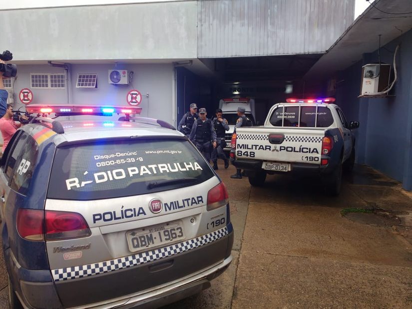Roubo a empresa termina em troca de tiros com a PM, dois criminosos são baleados 