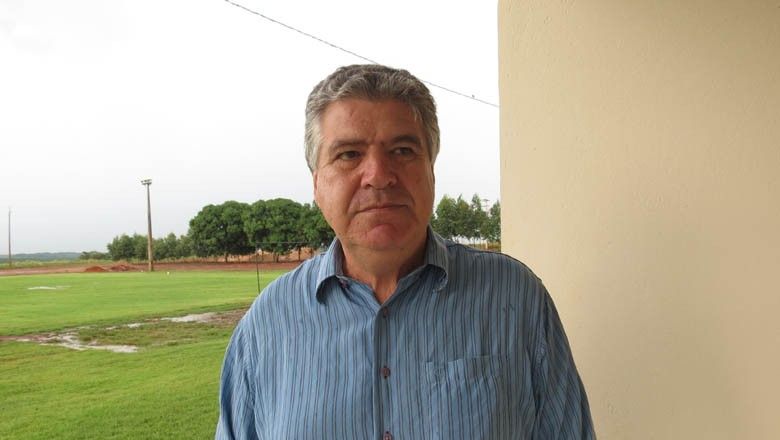 Ex-prefeito é multado por não nomear concursados