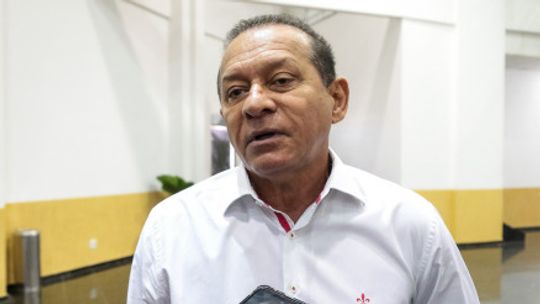 Ex-deputado flagrado recebendo dinheiro ganha cargo na AL