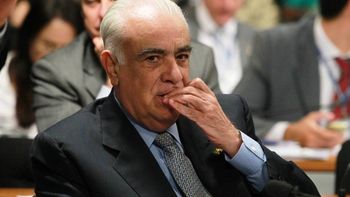 Ex-ministro Antônio Carlos Rodrigues se entrega à PF em Brasília