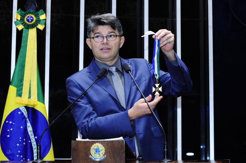 Medeiros destaca contribuições das Forças Armadas ao país