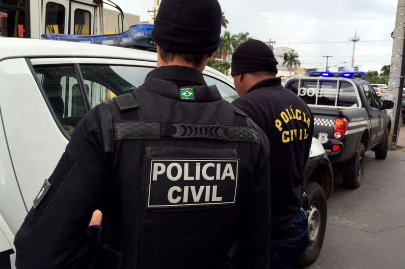 Suspeito de feminicídio e tentativa de homicídio é preso ao se apresentar em delegacia