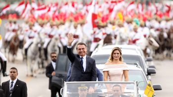 Bolsonaro propõe "reerguer a pátria" e pede pacto anticorrupção