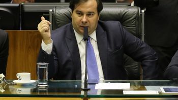 Maia descarta "ordem" entre projetos do governo ao Congresso