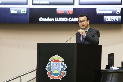 Lúdio Cabral propõe anular decreto que dificulta licença-prêmio