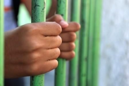 Câmara aprova projeto que acaba com atenuante de pena para menores de 21 anos