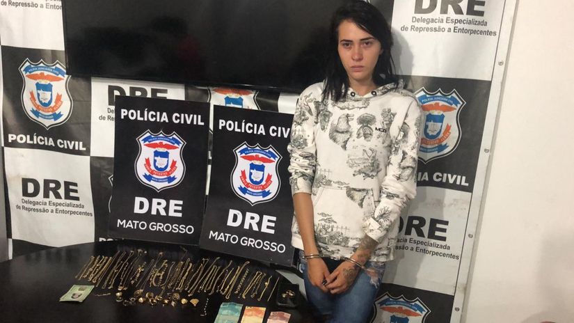 Mulher é presa pela DRE na rodoviária de Cuiabá com joias roubadas no interior 