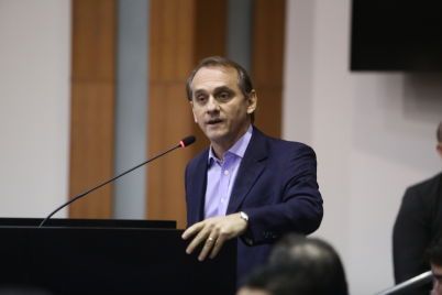 Deputado cobra retirada de mensagem e propõe decreto do Executivo