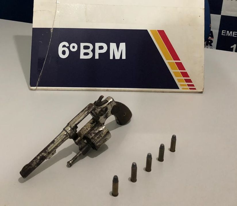 Menores que pretendiam alugar arma para usar em assalto são apreendidos